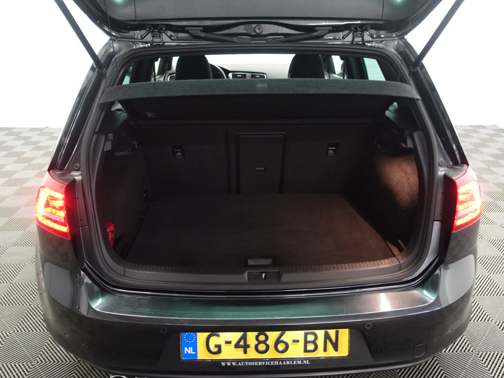 
Volkswagen Golf 2.0 TDI GTD Performance- Xenon Led, Navi, Stoelverwarming, Driving selection, Adap Cruise vol									