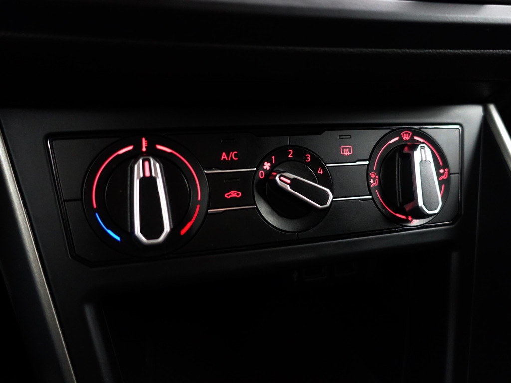 
Volkswagen Polo 1.0 TSI R Line+ Carplay, Camera, Park Assist, Ada Cruise, Led, Clima, Sport Interieur vol									