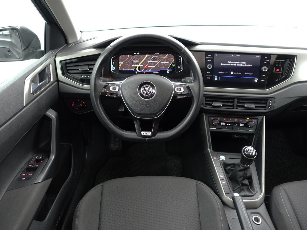 
Volkswagen Polo 1.6 TDI R Line- Panodak, Xenon Led, Carplay, Park Assist, Park Pilot, Beats Audio, Virtual Cockpit vol									
