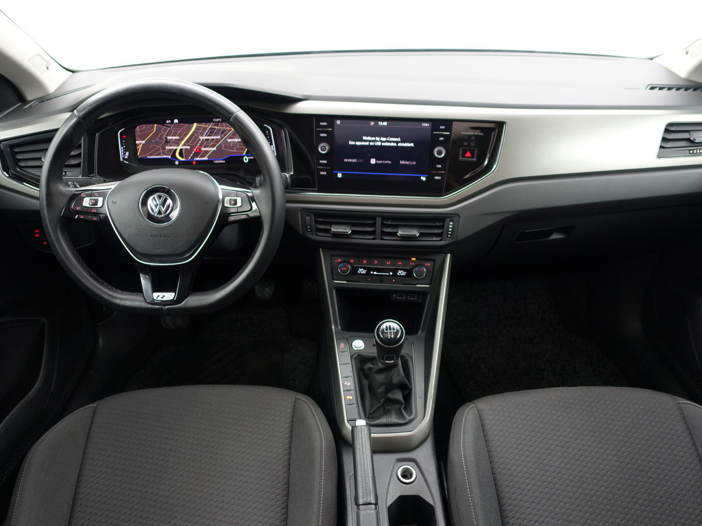 
Volkswagen Polo 1.6 TDI R Line- Panodak, Xenon Led, Carplay, Park Assist, Park Pilot, Beats Audio, Virtual Cockpit vol									