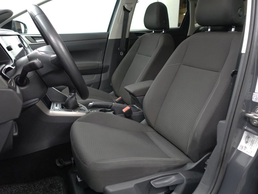 
Volkswagen Polo 1.6 TDI R Line- Panodak, Xenon Led, Carplay, Park Assist, Park Pilot, Beats Audio, Virtual Cockpit vol									