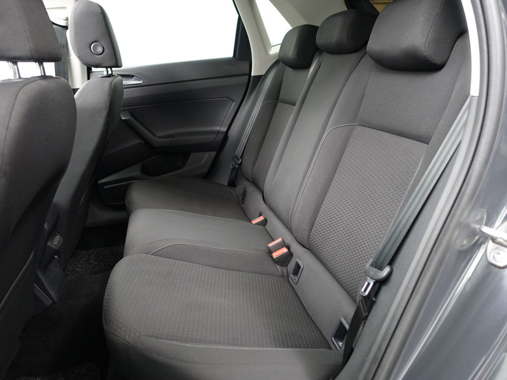 
Volkswagen Polo 1.6 TDI R Line- Panodak, Xenon Led, Carplay, Park Assist, Park Pilot, Beats Audio, Virtual Cockpit vol									