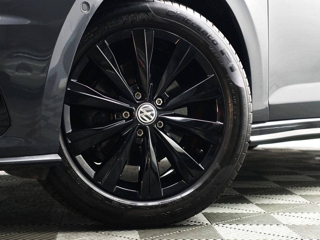 
Volkswagen Polo 1.6 TDI R Line- Panodak, Xenon Led, Carplay, Park Assist, Park Pilot, Beats Audio, Virtual Cockpit vol									