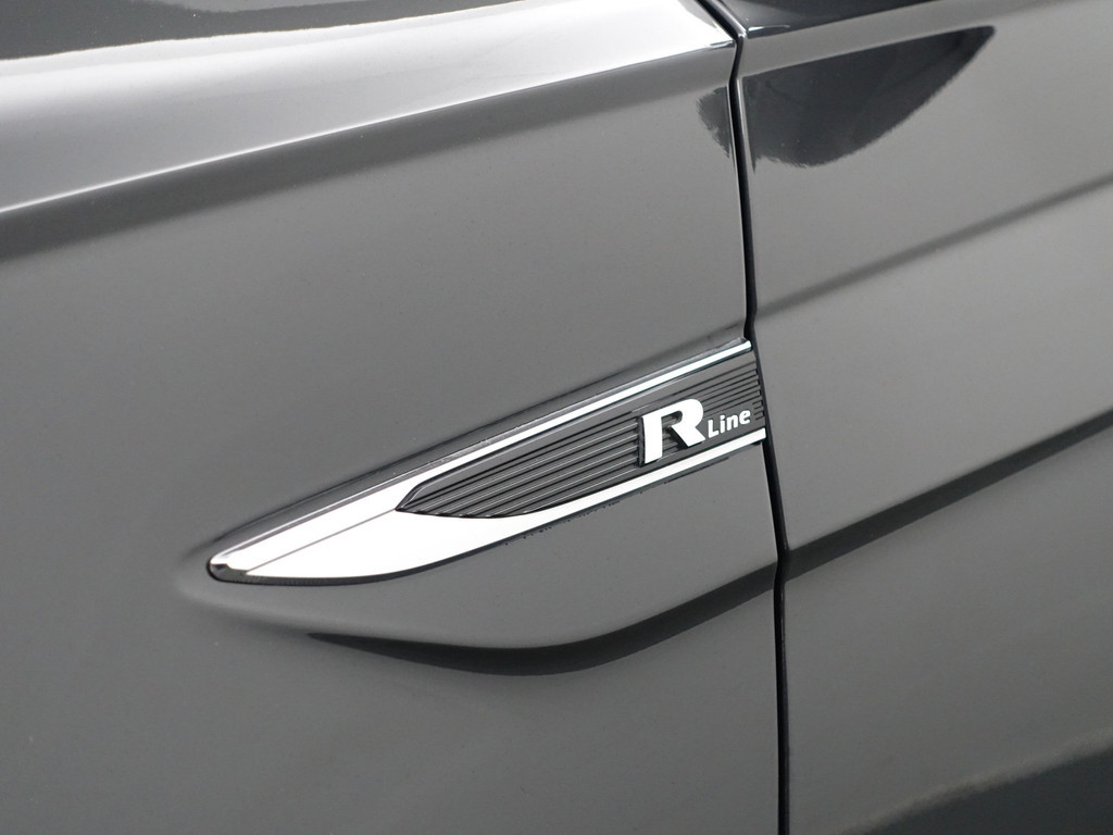 
Volkswagen Polo 1.6 TDI R Line- Panodak, Xenon Led, Carplay, Park Assist, Park Pilot, Beats Audio, Virtual Cockpit vol									