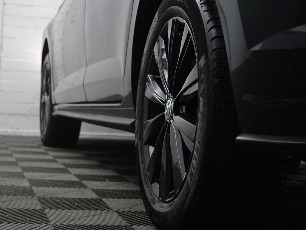 
Volkswagen Polo 1.6 TDI R Line- Panodak, Xenon Led, Carplay, Park Assist, Park Pilot, Beats Audio, Virtual Cockpit vol									