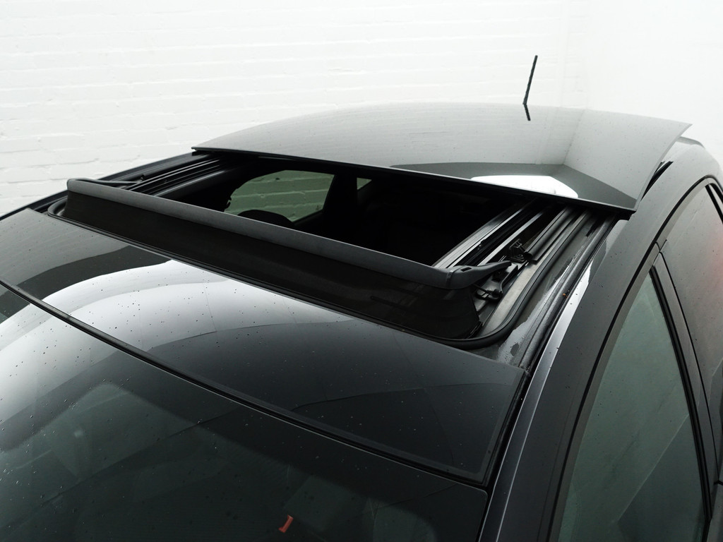 
Volkswagen Polo 1.0 TSI R Line Aut- Panodak, Xenon Led, CarPlay, Dynamic Select, Keyless, Virtual Cockpit, Ada Cruise vol									