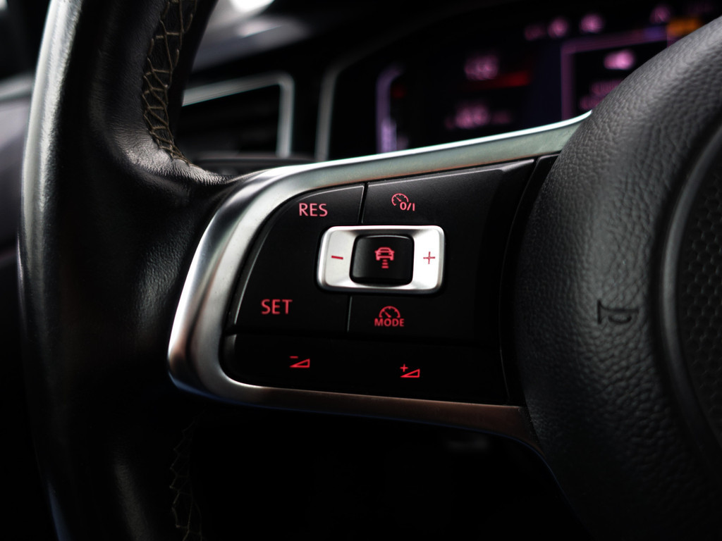 
Volkswagen Polo 1.0 TSI R Line Aut- Panodak, Xenon Led, CarPlay, Dynamic Select, Keyless, Virtual Cockpit, Ada Cruise vol									