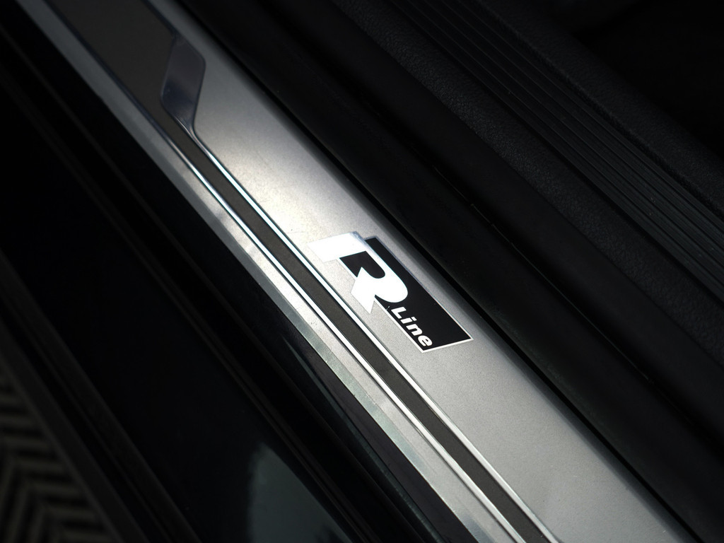 
Volkswagen Polo 1.0 TSI R Line Aut- Panodak, Xenon Led, CarPlay, Dynamic Select, Keyless, Virtual Cockpit, Ada Cruise vol									