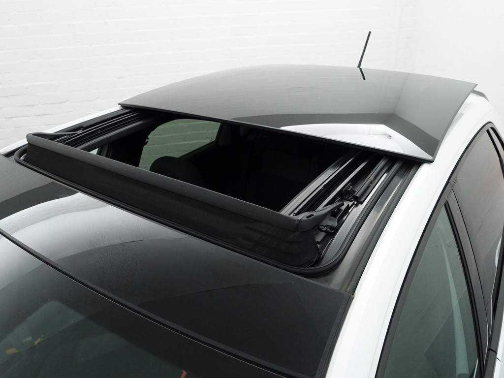 
								Volkswagen Polo 1.0 TSI R Line Aut- Panodak, Virtual Cockpit, Xenon Led, Ada Cruise, Carplay, Park Assist, Dynamic Select vol									