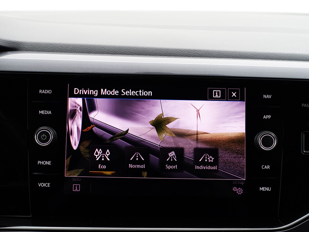 
								Volkswagen Polo 1.0 TSI R Line Aut- Panodak, Virtual Cockpit, Xenon Led, Ada Cruise, Carplay, Park Assist, Dynamic Select vol									