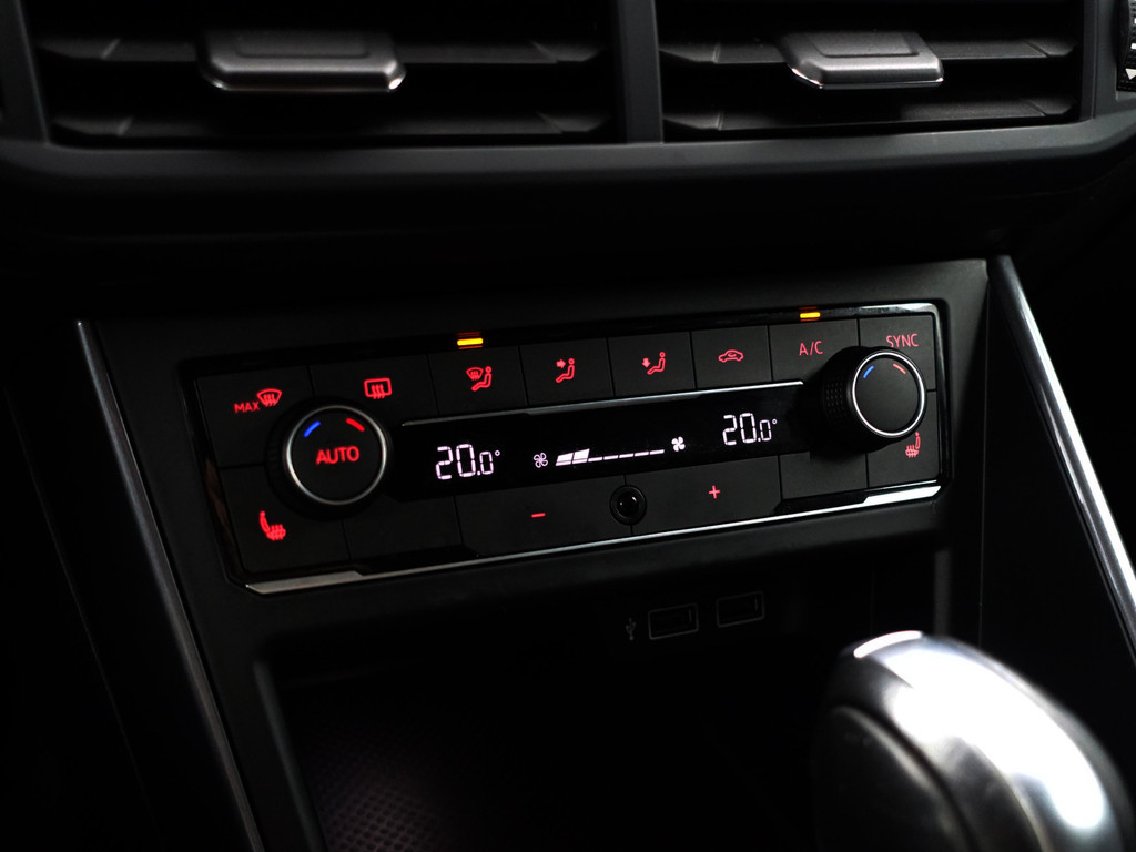 
								Volkswagen Polo 1.0 TSI R Line Aut- Panodak, Virtual Cockpit, Xenon Led, Ada Cruise, Carplay, Park Assist, Dynamic Select vol									