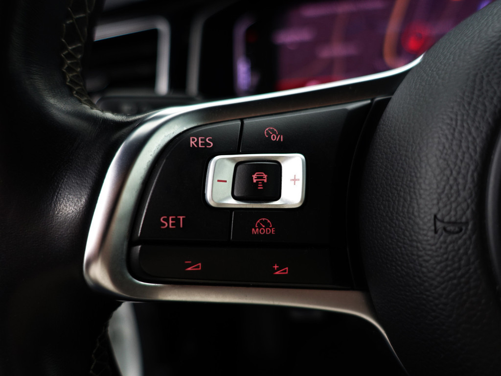 
								Volkswagen Polo 1.0 TSI R Line Aut- Panodak, Virtual Cockpit, Xenon Led, Ada Cruise, Carplay, Park Assist, Dynamic Select vol									