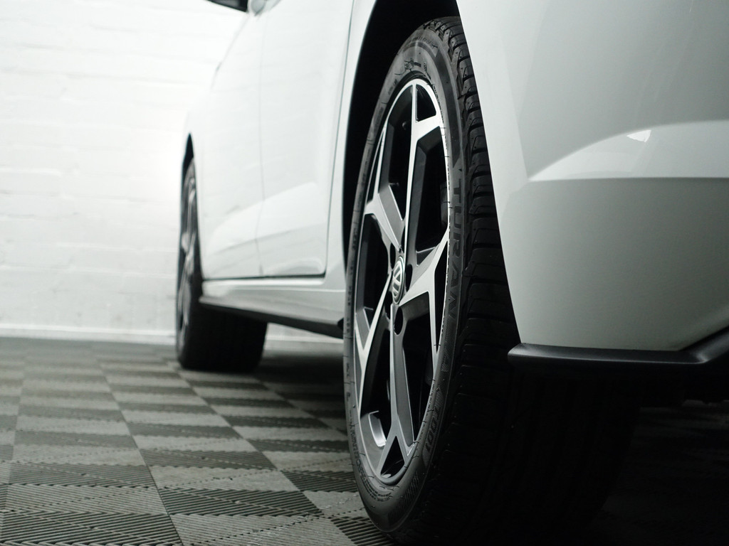 
								Volkswagen Polo 1.0 TSI R Line Aut- Panodak, Virtual Cockpit, Xenon Led, Ada Cruise, Carplay, Park Assist, Dynamic Select vol									