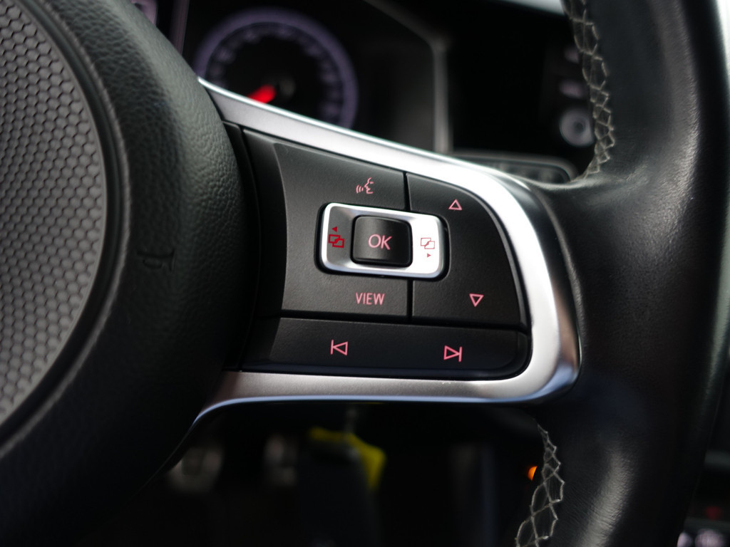 
Volkswagen Polo 1.0 TSI R Line+ Panoramadak, Xenon Led, Dynamic Select, Ada Cruise, Park Assist, Park Pilot vol									