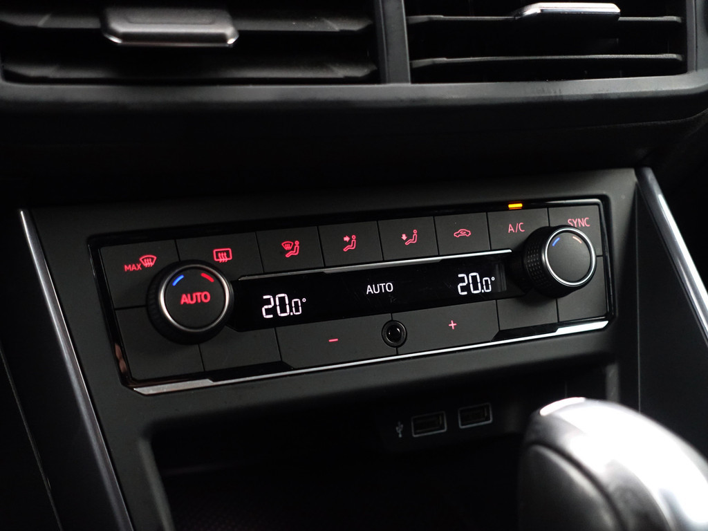 
								Volkswagen Polo 1.0 TSI R Line Aut- Panoramadak, CarPlay, Xenon Led, Keyless, Dynamic Select, Virtual Cockpit vol									