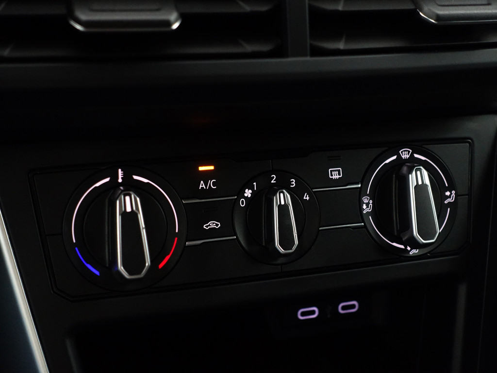 
Volkswagen Polo 1.0 TSI Edition Aut- Nap 39dkm, Virtual Cockpit, Ada Cruise, Led, Park Assist, Carplay, Spiegel pakket vol									