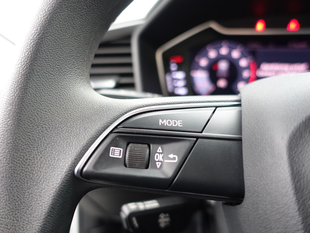 
Audi A1 Sportback 25 TFSI S-Line Two Tone, Virtual Cockpit, Navi, Clima, Lane Assist vol									