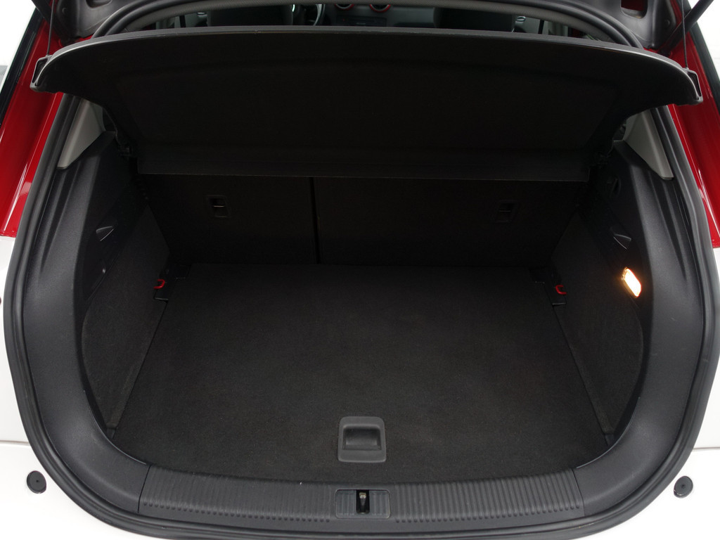 
Audi A1 Sportback 1.2 TFSI S Line- Two Tone, Navi, Clima, Cruise, Led, Bluetooth Audio vol									