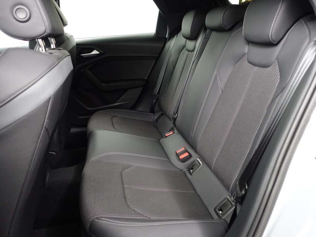 
Audi A1 Sportback 35 TFSI 150pk S edition Aut- Two Tone, Sonos Audio, Carplay, Stoelverwarming, Virtual Cockpit, Ada Cruise vol									