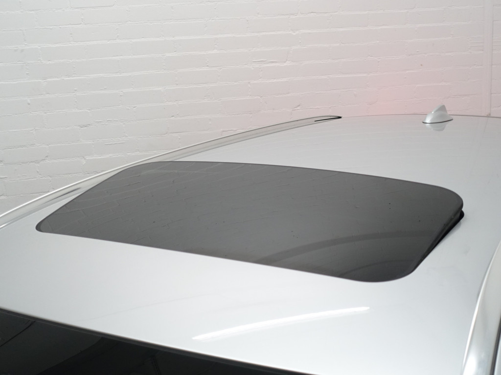 
Volvo V60 2.4 D6 AWD Plug-In Hybrid Pure Inscription Aut- Schuifdak, Camera, Park Assist, Memory, Blis, Lane Assist vol									