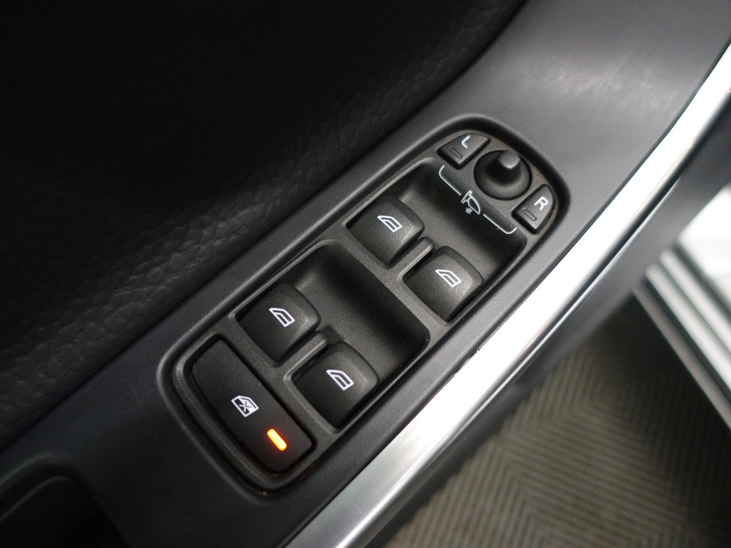 
Volvo V60 2.4 D6 AWD Plug-In Hybrid Pure Inscription Aut- Schuifdak, Camera, Park Assist, Memory, Blis, Lane Assist vol									