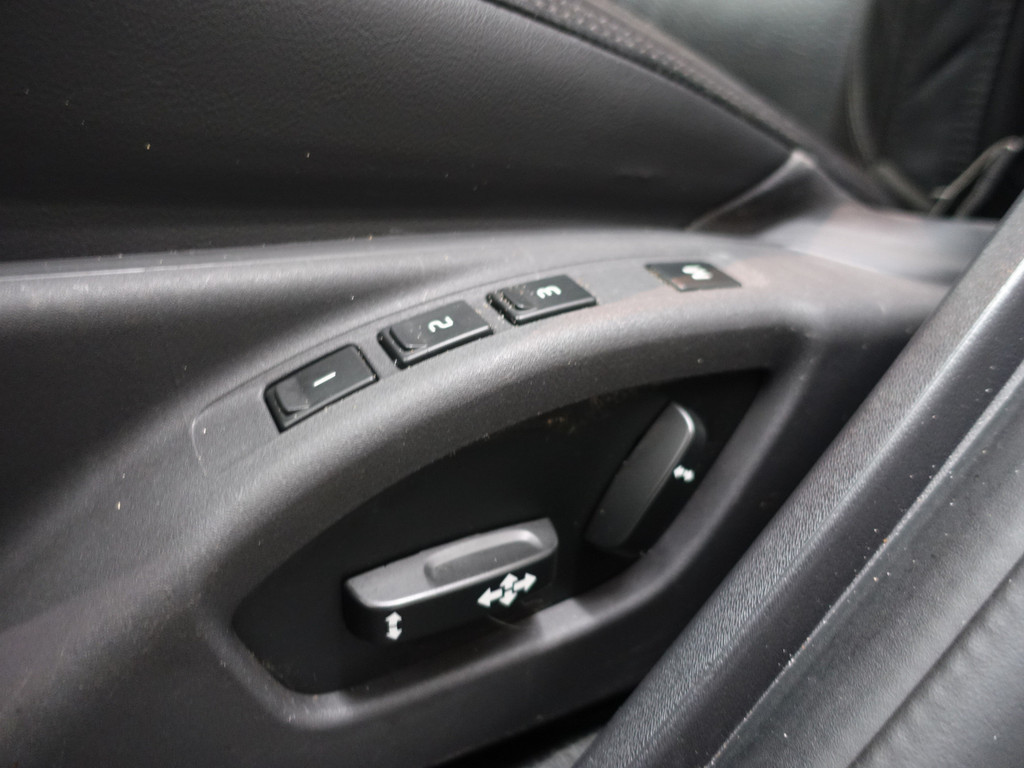 
Volvo V60 2.4 D6 AWD Plug-In Hybrid Pure Inscription Aut- Schuifdak, Camera, Park Assist, Memory, Blis, Lane Assist vol									