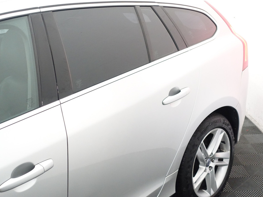 
Volvo V60 2.4 D6 AWD Plug-In Hybrid Pure Inscription Aut- Schuifdak, Camera, Park Assist, Memory, Blis, Lane Assist vol									