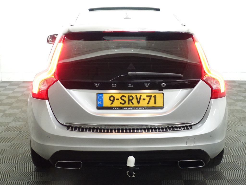 
Volvo V60 2.4 D6 AWD Plug-In Hybrid Pure Inscription Aut- Schuifdak, Camera, Park Assist, Memory, Blis, Lane Assist vol									