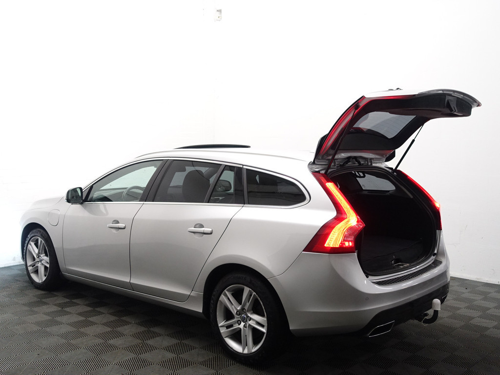 
Volvo V60 2.4 D6 AWD Plug-In Hybrid Pure Inscription Aut- Schuifdak, Camera, Park Assist, Memory, Blis, Lane Assist vol									
