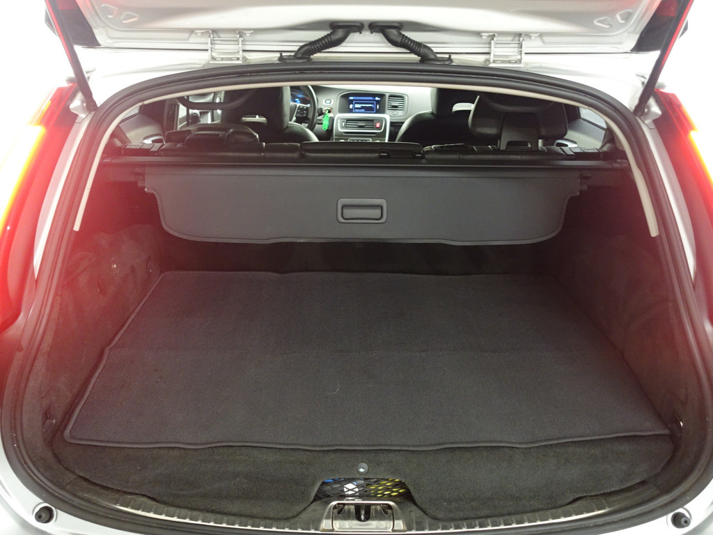 
Volvo V60 2.4 D6 AWD Plug-In Hybrid Pure Inscription Aut- Schuifdak, Camera, Park Assist, Memory, Blis, Lane Assist vol									