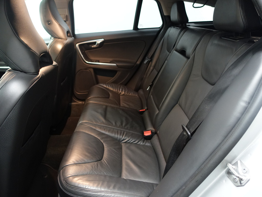 
Volvo V60 2.4 D6 AWD Plug-In Hybrid Pure Inscription Aut- Schuifdak, Camera, Park Assist, Memory, Blis, Lane Assist vol									