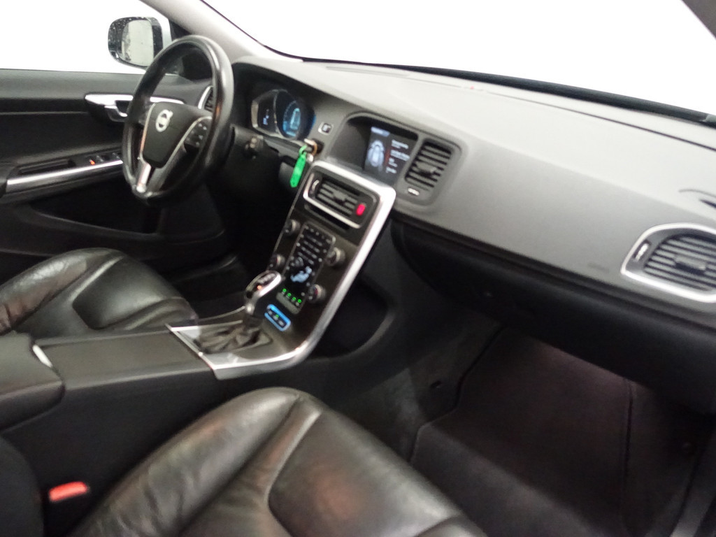 
Volvo V60 2.4 D6 AWD Plug-In Hybrid Pure Inscription Aut- Schuifdak, Camera, Park Assist, Memory, Blis, Lane Assist vol									