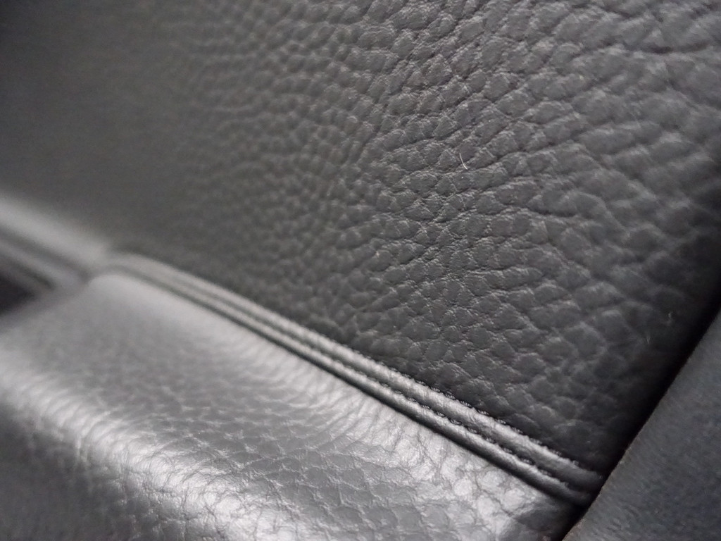 
Volvo V60 2.4 D6 AWD Plug-In Hybrid Pure Inscription Aut- Schuifdak, Camera, Park Assist, Memory, Blis, Lane Assist vol									