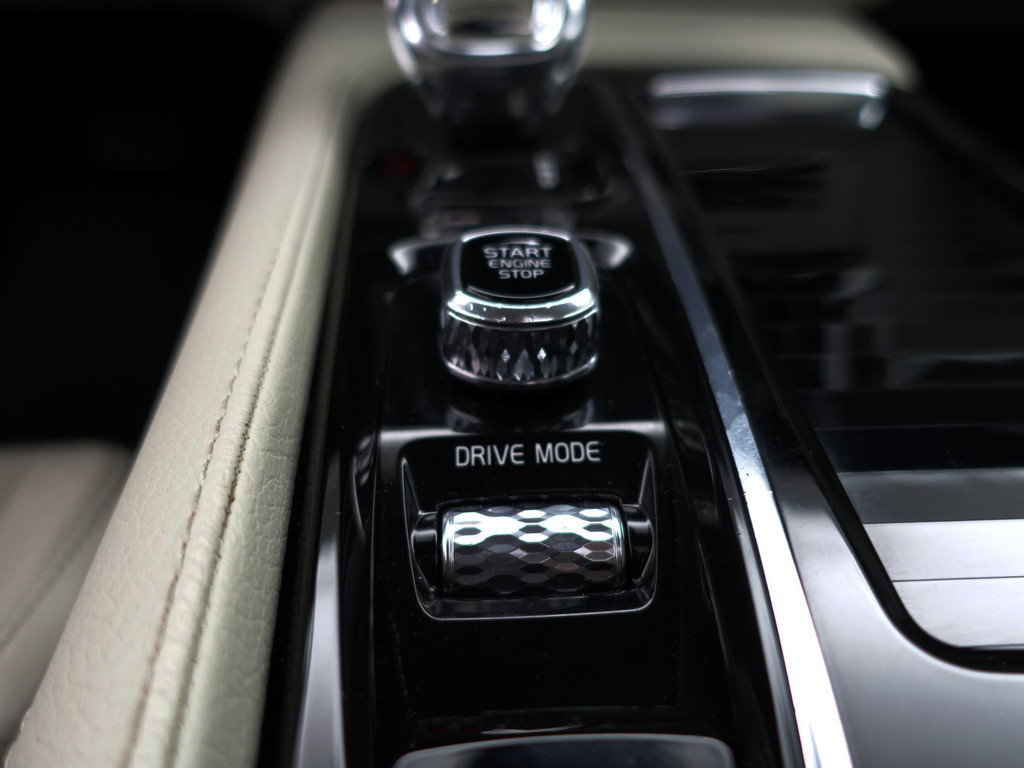 
								Volvo V60 2.0 T8 Twin Engine AWD Inscription- Design Leder, Panoramadak, Head Up, Memory, Blis, Xenon Led vol									