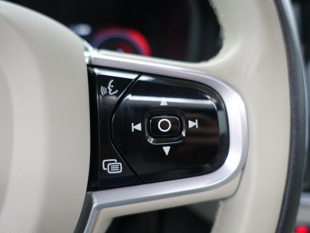 
								Volvo V60 2.0 T8 Twin Engine AWD Inscription- Design Leder, Panoramadak, Head Up, Memory, Blis, Xenon Led vol									