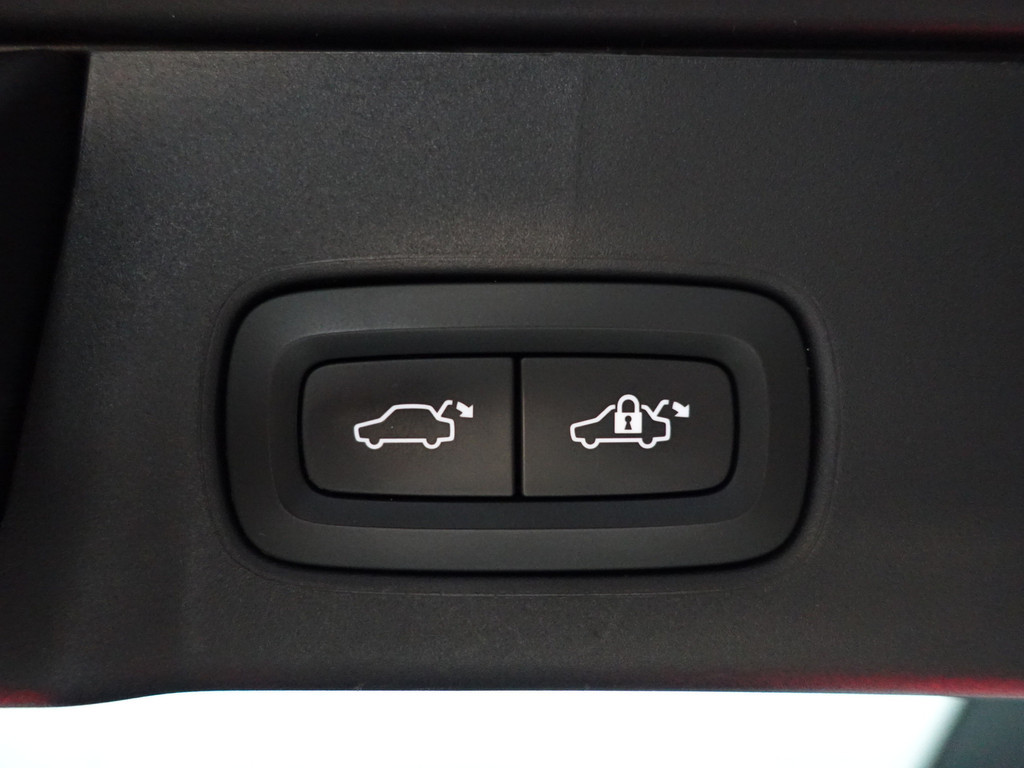 
Volvo V90 2.0 T4 Inscription Aut- Lane Assist, Head Up, Memory, Stuur/Stoelverwarming, Elek Trekhaak, Dynamic Select vol									