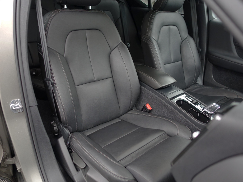
								Volvo XC40 1.5 T3 Inscription Aut- Panodak, Harman Kardon, Stuur/Stoelverwarming, Lane Assist, Xenon Led, Virtual Cockpit vol									