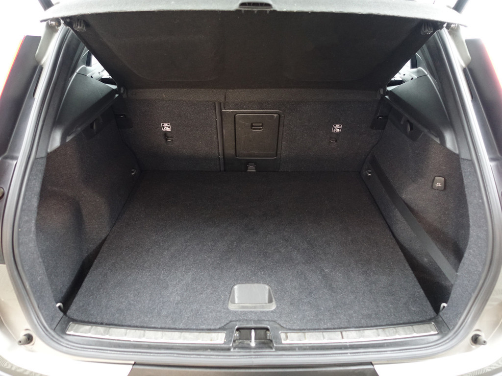 
								Volvo XC40 1.5 T3 Inscription Aut- Panodak, Harman Kardon, Stuur/Stoelverwarming, Lane Assist, Xenon Led, Virtual Cockpit vol									