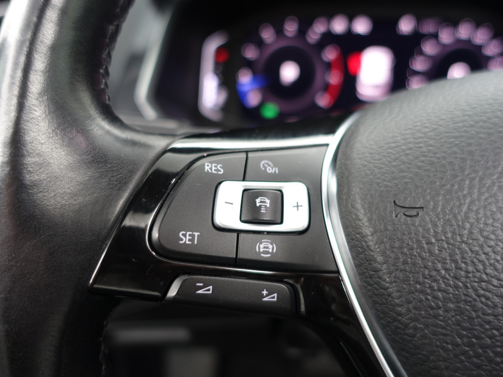 
Volkswagen Tiguan Allspace 1.5 TSI R-line+ Aut- 7 Pers, Panodak, Stoelmassage, Keyless, Virtual Cockpit, Park Pilot, ACC, Dynamic Select vol									