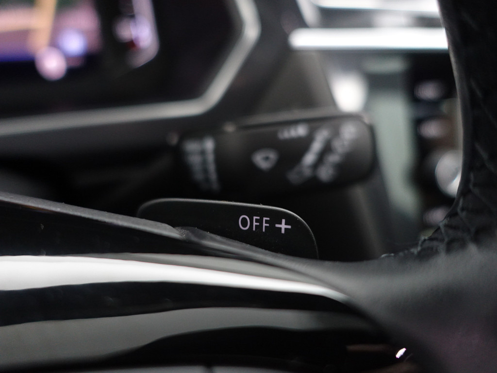 
Volkswagen Tiguan Allspace 1.5 TSI R-line+ Aut- 7 Pers, Panodak, Stoelmassage, Keyless, Virtual Cockpit, Park Pilot, ACC, Dynamic Select vol									