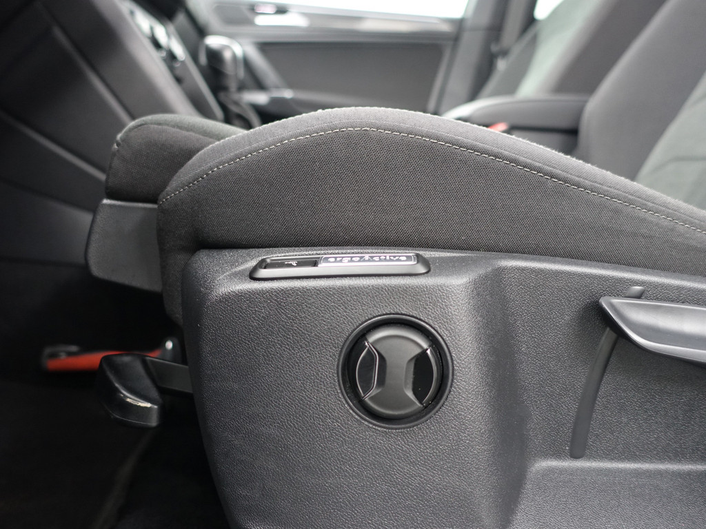 
Volkswagen Tiguan Allspace 1.5 TSI R-line+ Aut- 7 Pers, Panodak, Stoelmassage, Keyless, Virtual Cockpit, Park Pilot, ACC, Dynamic Select vol									