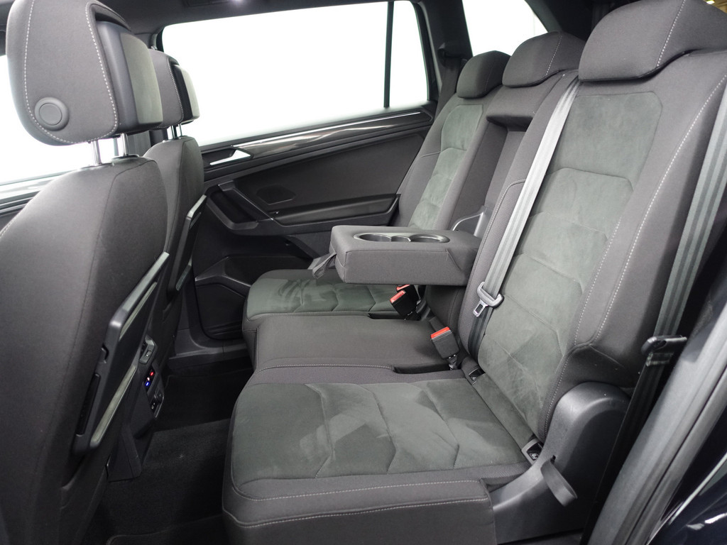 
Volkswagen Tiguan Allspace 1.5 TSI R-line+ Aut- 7 Pers, Panodak, Stoelmassage, Keyless, Virtual Cockpit, Park Pilot, ACC, Dynamic Select vol									