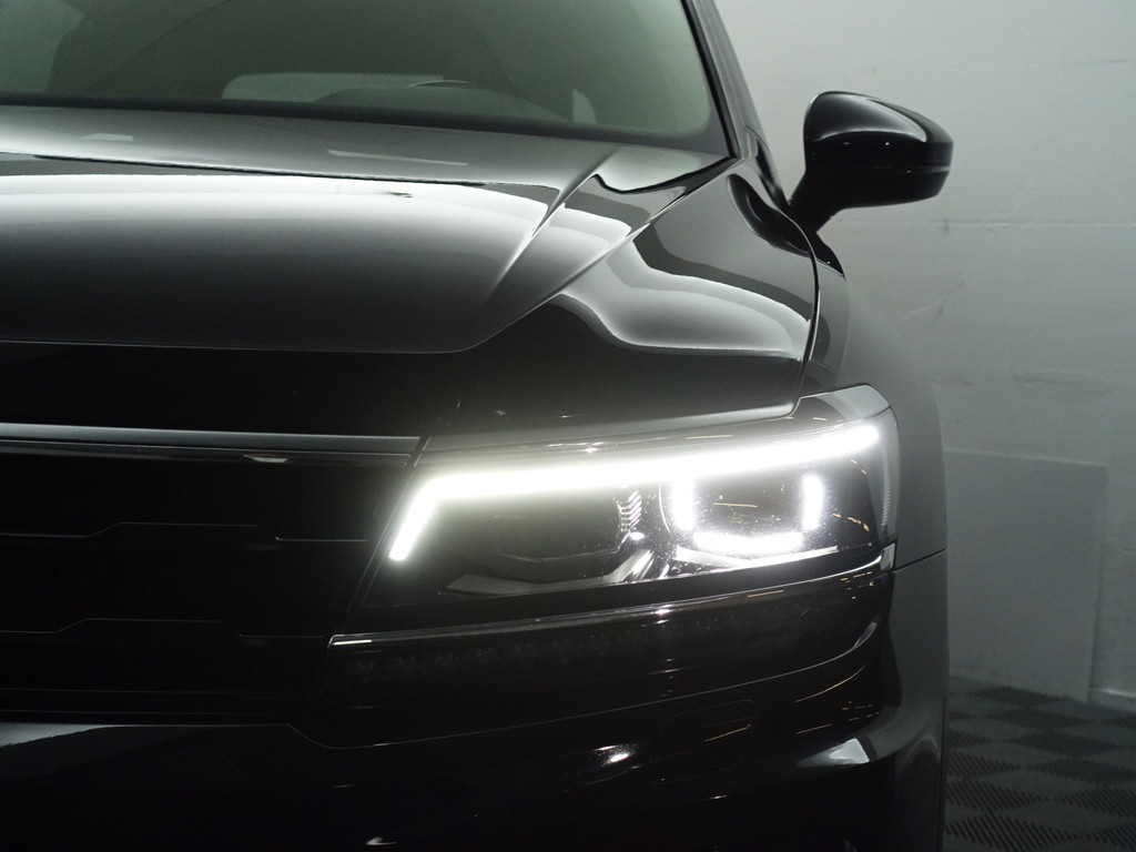 
Volkswagen Tiguan Allspace 1.5 TSI R-line+ Aut- 7 Pers, Panodak, Stoelmassage, Keyless, Virtual Cockpit, Park Pilot, ACC, Dynamic Select vol									