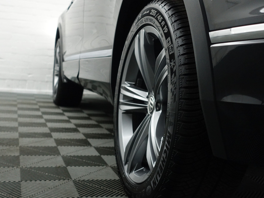 
Volkswagen Tiguan Allspace 1.5 TSI R-line+ Aut- 7 Pers, Panodak, Stoelmassage, Keyless, Virtual Cockpit, Park Pilot, ACC, Dynamic Select vol									