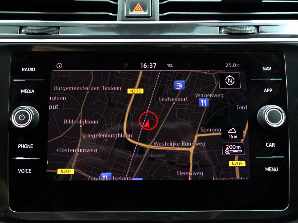 
Volkswagen Tiguan Allspace 1.4 TSI Highline Aut- 7 Pers, Carplay, Park Assist, Led, Ada Cruise, Clima vol									