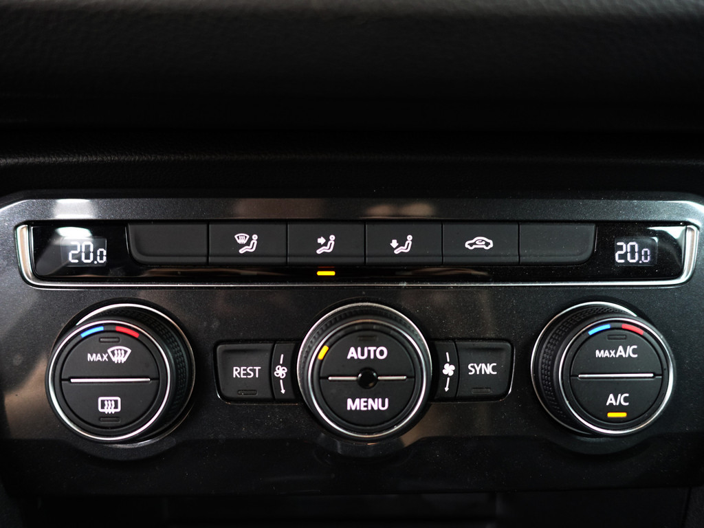 
Volkswagen Tiguan Allspace 1.4 TSI Highline Aut- 7 Pers, Carplay, Park Assist, Led, Ada Cruise, Clima vol									