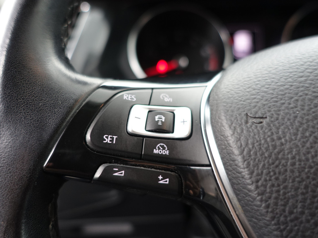 
Volkswagen Tiguan Allspace 1.4 TSI Highline Aut- 7 Pers, Carplay, Park Assist, Led, Ada Cruise, Clima vol									