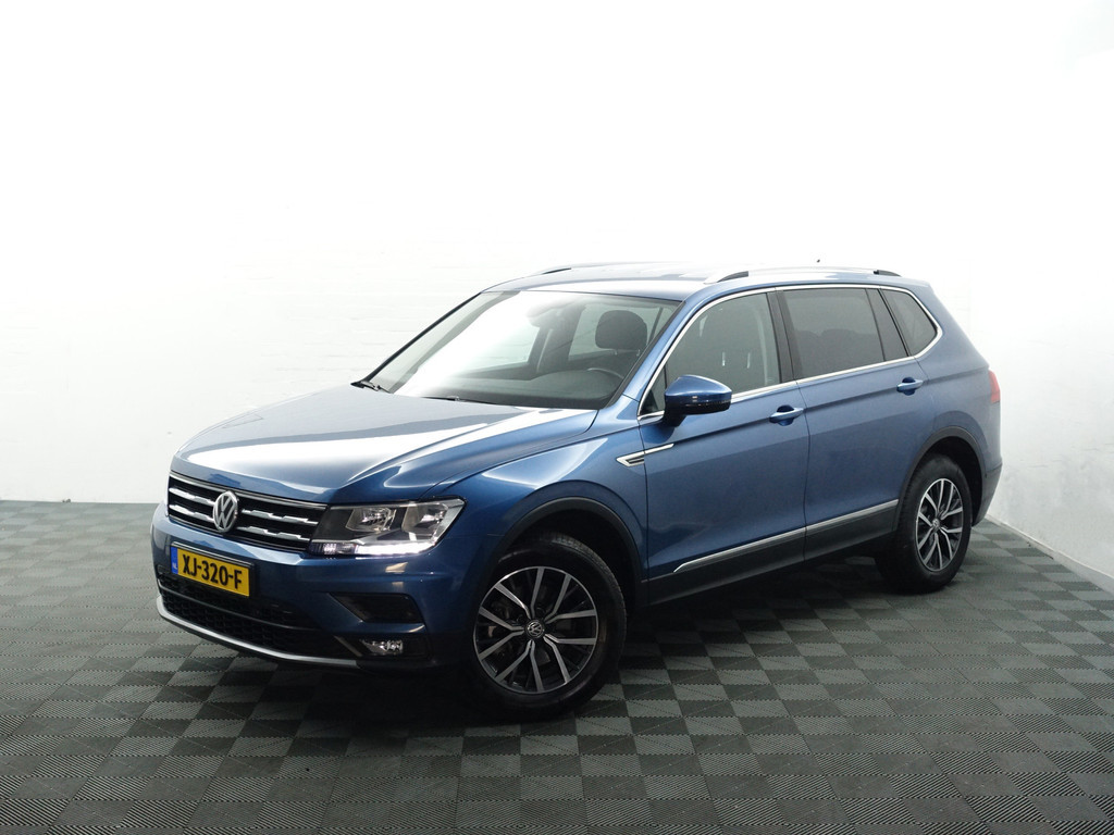 
Volkswagen Tiguan Allspace 1.4 TSI Highline Aut- 7 Pers, Carplay, Park Assist, Led, Ada Cruise, Clima vol									
