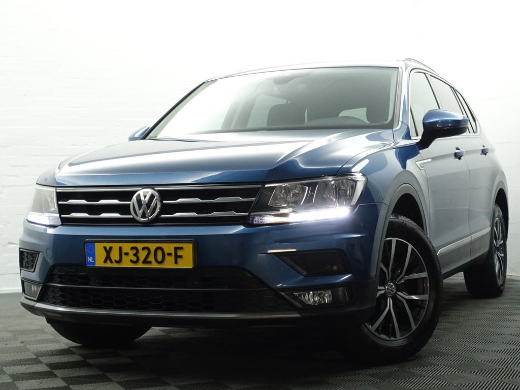 
Volkswagen Tiguan Allspace 1.4 TSI Highline Aut- 7 Pers, Carplay, Park Assist, Led, Ada Cruise, Clima vol									