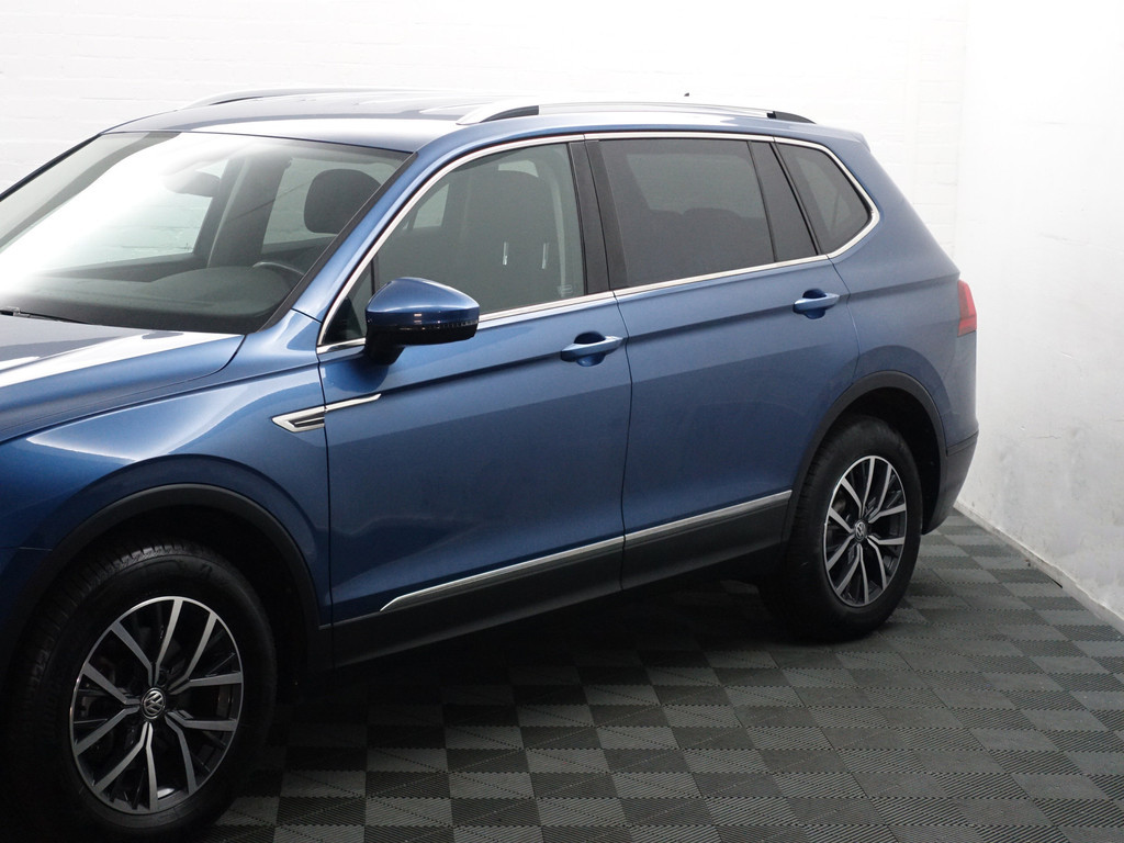 
Volkswagen Tiguan Allspace 1.4 TSI Highline Aut- 7 Pers, Carplay, Park Assist, Led, Ada Cruise, Clima vol									